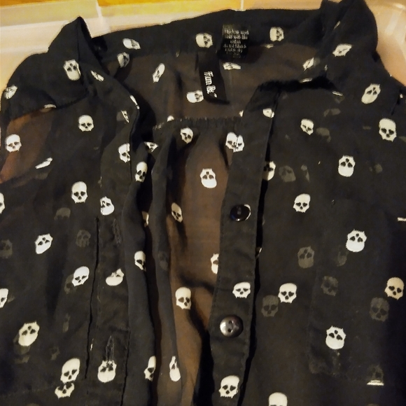 Fun and Flirt black sheer skull top - Picture 2 of 2